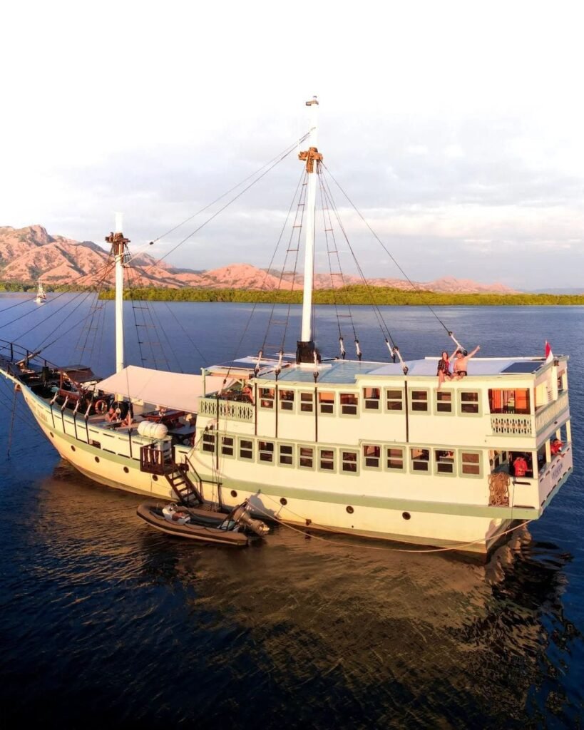 flores to lombok by luxury
